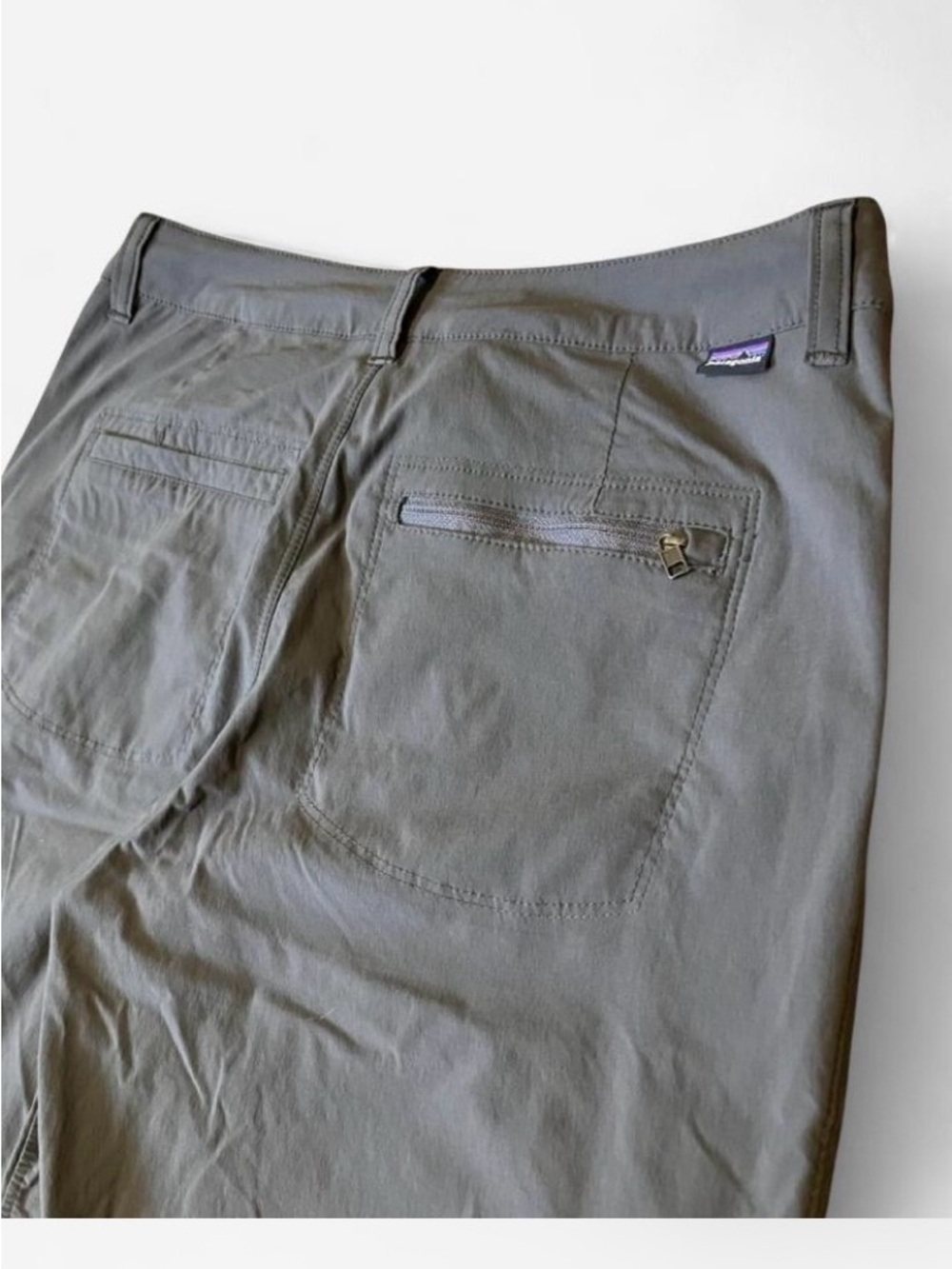 Patagonia Gray Casual Hiking Climbing Pants with Zipper Pocket Women’s Size 4